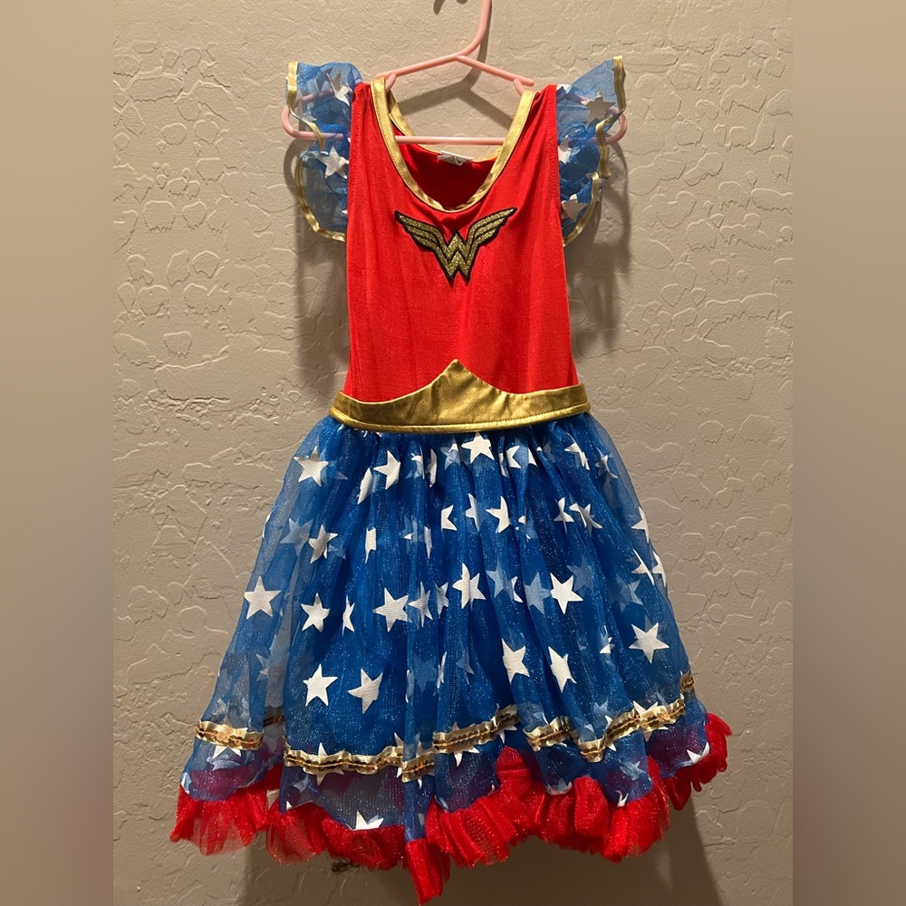 Girls Wonder Woman Costume size 5 with cape